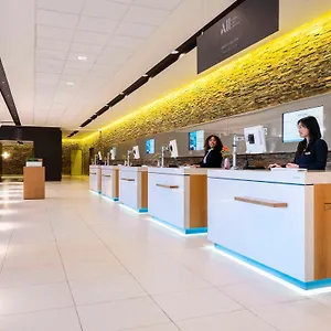 4* מלון Novotel